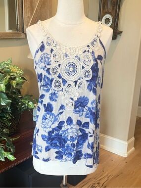 Waverly Grey Flowy Top Blue Beige Retro Crochet Lace Tank